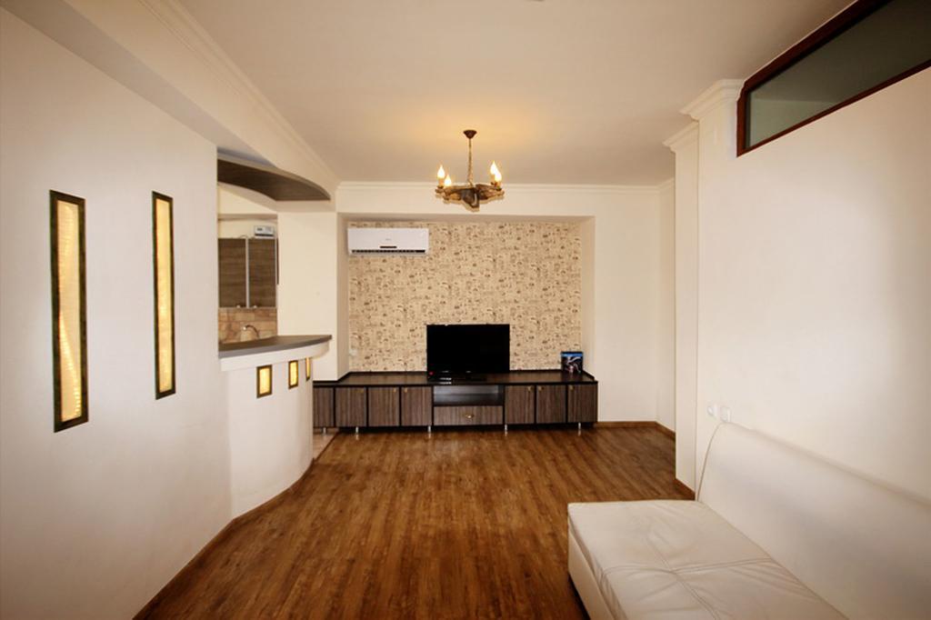 Rent Inn Yerevan On Saryan Street Екстер'єр фото